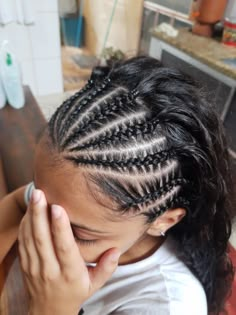 Braided Hairstyles On Short Hair, Broad Hairstyles, Braids Hairstyles Mexican, Hispanic Braids, Braids For Mexican Women, Half Braided Hairstyles Natural Hair, Cornrow Braids Ideas, Half Head Braids, Braids For White Women