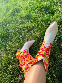 Cowgirl Boots Colorful, Preppy Boots, Cute Cowgirl Boots, Boot Scootin Boogie, Fun Shoes, Preppy Shoes, Shoe Wishlist, Concert Fits, Country Concert