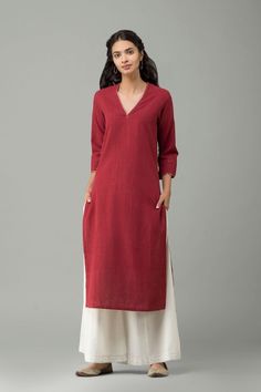 Red Kurti Outfit, Kurtas For Women, Designer Kurti Patterns, Simple Kurti Designs, Salwar Designs, Red Tunic