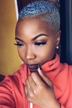 Intergalactic Vibes Short Natural Haircuts, Short Hair Designs, Short Shaved Hairstyles, Bald Hair, Natural Gray Hair, Short Grey Hair