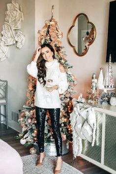 29+ Dazzling Holiday Party Outfits That Will Make You Shine Evening Holiday Outfits, Christmas Outfits Dressy, Outfit Ideas Christmas, 90s Fashion Outfits Hip Hop Party, Party Outfit Ideas, Christmas Party Outfit