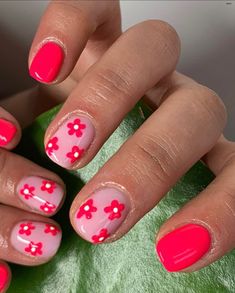 Floral Nails Ideas, Cute Fun Nails Simple, Nail Designs For Super Short Nails, Hot Pink Daisy Nails, Simple Spring Gel Nails, May Nails Short, Cute Nails Ideas Short, Very Short Gel Nails Simple, Cute Gel Nail Designs For Short Nails