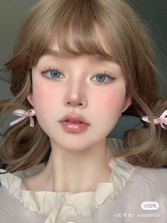 Xiaohongshu Makeup, Pink Hair Streaks, Asian Makeup Looks, Polar Codes, Hair Style Korea, Makeup Face Charts, Figure Photo, Cute Makeup Looks, Makeup Tutorial For Beginners