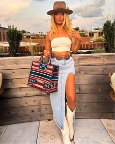 Cowgirl Boot Skirt Outfit, Long Jean Skirt Western Outfit, Stage Coach Outfits Plus Size, White Boots Western Outfit, Western Women Belts, Cowgirl Outfits With White Boots, Western Outfits Women White Boots, Thick Cowgirl Outfits, Skirt Cowgirl Boots Outfit