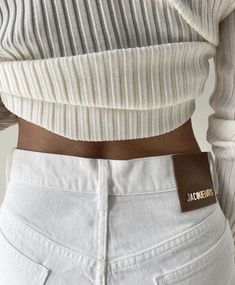 Jacquemus Aesthetic, Beige Outfit, Beige Aesthetic, Jeans Outfit, Aesthetic Summer, Fashion Tips For Women, White Pants, Jean Outfits, Capsule Wardrobe