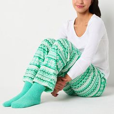 These women's plaid pajama pants by Sleep Chic are perfect to mix in to your sleepwear rotation during the colder months. Made from soft fleece, this pair includes an elastic waist, side slip pockets and comes complete with a pair of matching socks. Included: 1 Pair(s) of SocksClosure Type: Full ElasticPockets: 2 Side Slip PocketsApparel Length: 41.3 InchesFiber Content: 100% PolyesterFabric Description: FleeceInseam: 31 InCare: Machine Wash, Tumble DryCountry of Origin: Imported