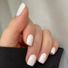 Stick On Nails White, Very Short White Nails, Summer Nails Short White, White Shorts Nails, White Nails Square Medium, Short Gel Nails Beach, White Glossy Nails, Square Nails Vacation, White Nails With French