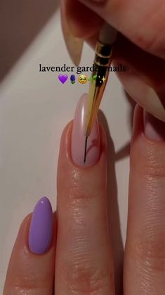 nails comedy Quick Nail Art, Cute Simple Nails, Lavender Nails, Lavender Garden, Simple Gel Nails, Nail Art Designs Videos, Simple Nail Designs, روتين العناية بالبشرة, Floral Nails