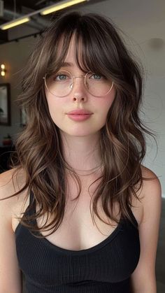 Haircut Bangs With Layers, Wispy Layers With Bangs, Long Round Face Haircut, Long Hair Bangs Square Face, Bangs Different Styles, Curtain Bangs For Short Forehead, Face Frame With Bangs, Small Round Face Hairstyles, Small Forhead Bangs Hair