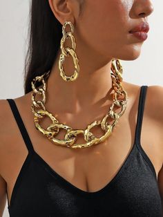 Gold Long Chain, Beautiful Wedding Rings Diamonds, Chunky Chain Necklaces, Women's Jewelry Sets, Long Chain Necklace, Fashion Tips For Women, Long Chain, Bling Jewelry