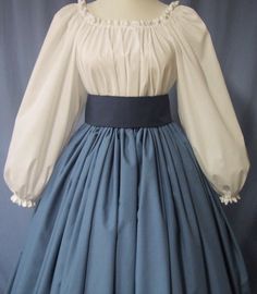 Cowboy Shoot, Outfits Ladies, Pioneer Dress, Colonial Dress, Victorian Life, Outfit References, Victorian Ladies, Ideal Wardrobe, Old Fashion Dresses