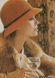 The 60s and 70s were known for the fabulous hats we used to wear! - Starts at 60 20s Inspired Fashion, 1970 Fashion, Katharine Ross, Fashion 1970s, Fashion 70s, Seventies Fashion, A Glass Of Wine, Vogue Uk