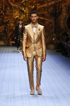 Golden Suit Men, Burgundy Suits, Mens Couture, Royal Costumes, Beach Tents, Beenie Man, Men's Tuxedo, Gold Suit