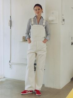 This is an overall denim with a relaxed fit and a casual mood made of soft cotton material. - Adjustable strap with the buckle to fit your body shape- Canton with engraved FRRW logo- Used durable YKK zippers- Zipper on the side White Relaxed Fit Denim Overall Jumpsuit, White Denim Jumpsuit With Pockets, White Casual Denim Jumpsuit For Work, White Casual Denim Jumpsuit, Casual White Denim Jumpsuit, Spring Cotton Denim Jumpsuit With Belt Loops, Utility Style Cotton Denim Jumpsuit With Belt Loops, Utility Cotton Denim Jumpsuit With Belt Loops, Female Fashion