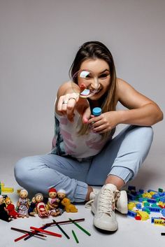 Retrato Psicóloga Infantil, Banco de imagens Fun Teacher Photoshoot Ideas, Speech Therapy Photoshoot, Child Psychologist, Professional Photo Shoot, Business Photoshoot, Branding Photoshoot Inspiration, Photoshoot Studio, Personal Branding Photoshoot, Child Psychology