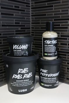 Lush Products Aesthetic, Lush Aesthetic, Obx Dr, Herbs For Hair, Homemade Shampoo, Country Magazine, Lush Products, Lush Cosmetics, Brown Spots On Face