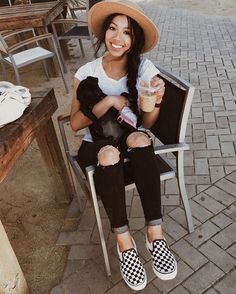 Coffee, Pugs and Checkerboards. Vans Outfit Summer, Checkered Vans Outfit, Vans Outfits, White Checkered Vans, Checkered Shoes, Biker Shorts Outfit, Checkered Vans, Spring Summer Outfits