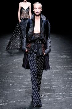 Haider Ackermann Spring 2013 Ready-to-Wear Collection - Vogue Garden Fashion, Women's Outfits, Moda Paris, Haider Ackermann, Womens Style, Innovative Fashion, Runway Collection, Fashion Show Collection, Female Fashion