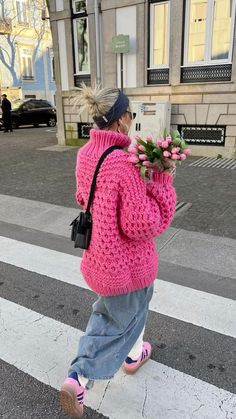 Pink Sweater Street Style, Hot Pink Sweater Outfit Winter, Hot Pink Sweater Outfit, High Neck Sweaters Women, Pink Sweater Outfit, Hot Pink Cardigan, Hot Pink Sweater, Spring Trends Outfits