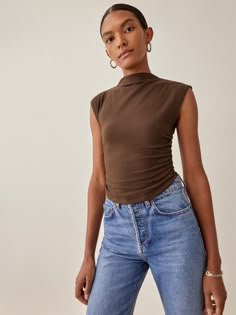 High Neck Sleeveless Top, High Neck Sleeveless, Cute Crop Tops, Mock Neckline, Look Chic, Fashion Inspo Outfits, Work Outfit, Knit Top, Sleeveless Top