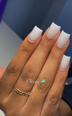 White Short Nails, Girly Acrylic Nails, Classic Nails, Unique Acrylic Nails