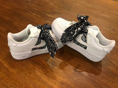 These Nike Air Force 1s are custom made, hand painted to order and finished to a high quality. (For this reason returns aren't possible) The colour of the design/bandana is available in three colours and they come in a range of sizes. They will be sent in the original box. If you have any questions feel free to send a message :) White Casual Bandana With Bandana Print, Nike Air Force 1s, Custom Nikes, Shoe Art, Air Force 1, Tie Shoes, Nike Air Force, Air Force, Nike Air