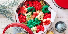 Classic Spritz Cookies Recipe Spritz Cookie Recipe, Crispy Chocolate Chip Cookies, French Cookies, Holiday Desserts Table, Shortbread Bars, Spritz Cookies, Festive Cookies, Chocolate Crinkles, Best Christmas Cookies