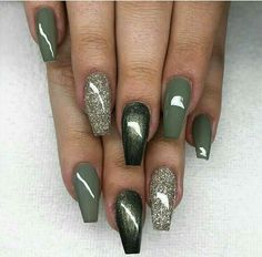 Nails Grunge, Wedding Acrylic Nails, Green Nail Polish, Green Nail, Grunge Nails, Nails Design With Rhinestones, Her Nails