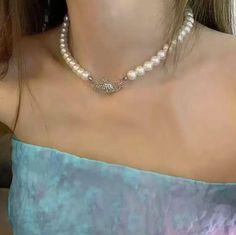 This Elegant Saturn Pearl Choker Necklace features lustrous pearls and a unique crab pendant, blending classic and modern design. Perfect as a gift for birthdays, Mother's Day, Valentine's, or Christmas, it's a versatile accessory that adds charm to any outfit. Crafted with high-quality materials, this choker is both stylish and durable. Ideal for women who appreciate timeless elegance with a playful twist. Comes beautifully packaged, ready to delight your loved ones. Item specifics: Style: Pear Twisted Pearl Necklace, Saturn Pearl Necklace, Engraved Necklace Mothers, Choker Pearl Necklace, Choker Pearl, Wedding Gifts For Groomsmen, Beautiful Chokers, Promise Rings For Couples, Dainty Choker