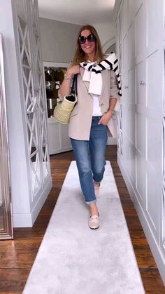 Girl Jeans, Spring Styles, Mode Fashion, Fashion Street, Look Fashion, Spring Fashion, Duster Coat