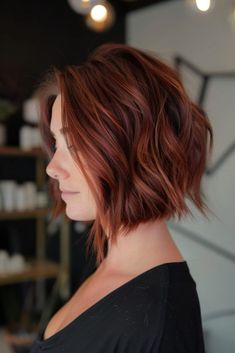 22 Stunning Summer Red Hair Color Ideas to Turn Heads Dark Red Hair Styles Medium Length, Natural Red Short Hair, Hair Color Bob Haircut, Short Red Hair Ideas, Red Mid Length Hair, Auburn Hair Color Short, Copper Bobs, Red Hair Short Hairstyles, Short Auburn Hair Bob