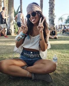 Waist chains are perfect for festival outfits! Festival Trends