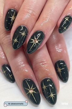 Scroll through 16 of our favorite dark green nail ideas. French tips, croc-inspired looks, classic accents, or something in between—there’s a little bit of everything, even for your pickiest nail enthusiasts. #darkgreennails #greennails Green Gold Gel Nails, Dark Funky Nails, Dark Nails Green, Dark Green Nails With Silver, Nee Years Nails Idea, Cute Dark Green Nails, Green New Years Nails, Black And Gold New Years Nails, Green Witchy Nails