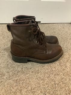 This nice pair of vintage 90s Skechers brown leather lace up work Spice Girl platform boots comes to you in a size 6-7. Pls go by measurements given for the right fit. Size inside states size 7. So 90s shoes a lot of them were made out of man made materials. That did peel over time. The top piping piece has been worn down. The shoes were broken in to the perfect patina for you. Hard to find style. Distressed broken in 90s cond. At some point in time might need new laces Brown Reinforced Toe Ankle Combat Boots, Brown Ankle Combat Boots With Reinforced Toe, Rugged Brown Lace-up Combat Boots, Rugged Brown Ankle-high Lace-up Boots, Brown High-top Lace-up Boots With Reinforced Toe, Vintage Brown Platform Boots With Round Toe, Brown High-top Combat Boots With Reinforced Toe, Vintage Ankle Lace-up Boots With Reinforced Toe, Vintage Lace-up Moto Boots With Reinforced Toe