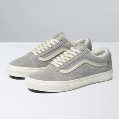 Vans Old Skool Cozy Hug *Nwt* Color: Cozy Hug Drizzle Size: 10.5 Men's/ 12.0 Women's Sku: Vn0005uakaq Sherpa Lining Vans Gray, Shoes Vans, Men's Vans, Mens Vans, Vans Old Skool, Old Skool, Vans Shoes, Men's Shoes, Size 10