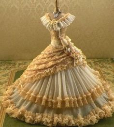 Beautiful peach ruffled lace dress 1860s Gown, Shadowhunter Wedding, Belle's Dress, Gowns Gold, Costume Carnaval, Miniature Dress, Dolls Dress, Old Fashion Dresses, Old Dresses