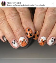 Disney Halloween Nails, Nail Art Halloween, Mickey Nails, Holloween Nails, Kutek Disney, Cute Halloween Nails, Fall Gel Nails, Pumpkin Nails, Halloween Tattoo