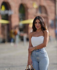 Barbecue Outfits For Women, Shoulder Acne, Women With Tattoos, I Healed, Lovely Clothes, Fashion Hacks Clothes, Back Shoulder