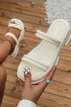 Summer Shoes Women 2024, Sandles For Girls Aesthetic, Heels For Flat Feet Women, Sandals For Greece, Pretty Shoes For Women, Trendy Sandals 2024, Trendy Shoes For Women Sandals, Women’s Sandals, Trendy Shoes Sneakers For Women