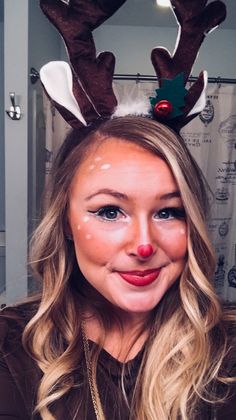 Reindeer make up Reindeer Makeup Simple, Cindy Lou Who, Amazing Makeup, Cindy Lou, School Dress, Kids Makeup, Christmas Makeup