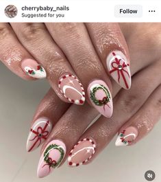 Betty Boop Christmas Nails, Christmas Duck Nails, Short Nail Inspo Pink, Short Almond Christmas Nails, Xmas Nails Simple, Holiday Nails Short, Mistletoe Nails, Cute Holiday Nails, Valentines Nails French