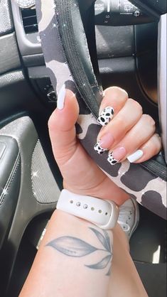 Short Nails Ideas Winter, Cow Print French Tip Nails, Print French Tip Nails, Boho Western Nails, Lila Nails, Sqaure Nails