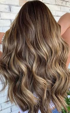 Highlights For Brunette, Highlights Brown Hair Balayage, Dirty Blonde Hair Color Ideas, Light Brunette Hair, Best Hair Color, Brown Hair Inspo, Dirty Blonde Hair, Brown Hair With Blonde Highlights