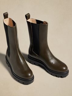 Lug Boots, Lug Sole Boots, Style Basics, Leather Chelsea Boots, Olive Color, Laura Lee, Green Colour, Winter 2022, Chelsea Boot