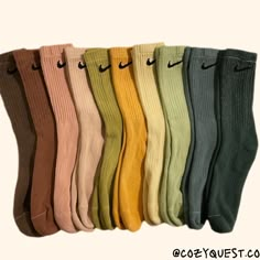 Crew Socks Outfit, Nike Crew Socks, Aesthetic Socks, Socks Aesthetic, Cute Nike Outfits, Sock Outfits, Nike Socks, Cute Nikes, Cute Socks