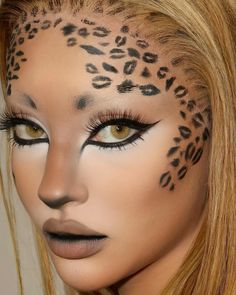 Leopard Makeup Halloween, Cheetah Makeup, Tiger Makeup, Leopard Halloween, Leopard Makeup, Deer Makeup, Halloweenský Makeup, Animal Makeup, Cute Halloween Makeup