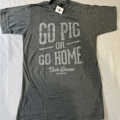 Go Pig Or Go Home Bob Evans Farms T-Shirt Adult Mens S Restaurant Ham Bacon Pork Janet Jackson Shirt, Surfer Print, Bob Evans, Pig Shirts, Farm Tshirt, Black Graphic Tees, Rap Tee, Rock T Shirts, Mens Tee Shirts