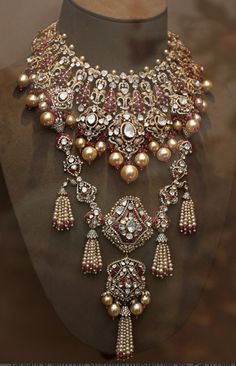 Victorian Polki Jewellery, Jadau Set, Jewellery Rendering, Indian Closet, Wedding Jewellery Designs, Mary Pictures, Wedding Jewelery, Bridal Necklace Designs