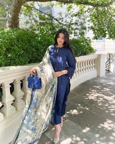 Pakistani Blue Suit, Unique Colours For Dresses, Eid 2024 Outfits, Eid Outfits Pakistani 2024, Pakistani Daily Wear Suits, Eid Outfits Ideas, Long Kameez, Royal Blue Outfits, Eid Outfit Ideas