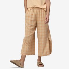 Perfect warm weather calls for these beautiful, easy-wear, breathable hemp and TENCEL™ lyocell pants. Inseam is 22½. Made in a Fair Trade Certified™ factory. | Patagonia Women's Garden Island Lightweight Wide Leg Pants in Wispy Green, Large - Casual Pants - Hemp/Tencel Lyocell Garden Island, Loose Fitting Pants, Everyday Pants, Patagonia Women, Summer Pants, Travel Board, Patagonia Womens, Outdoor Woman, Sewing Clothes